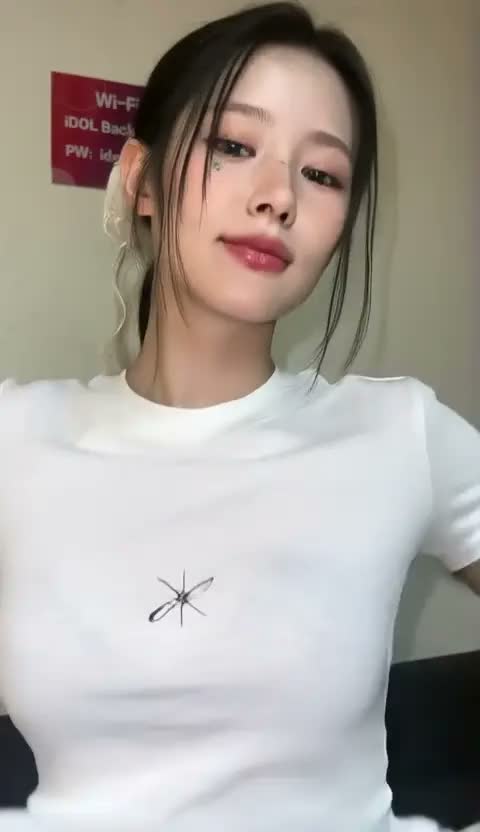 Miyeon - shows boobs