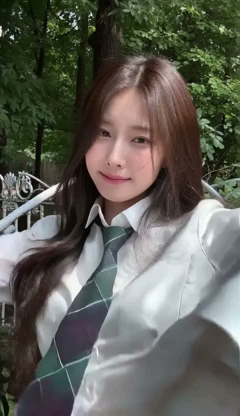 Hyewon - shows boobs