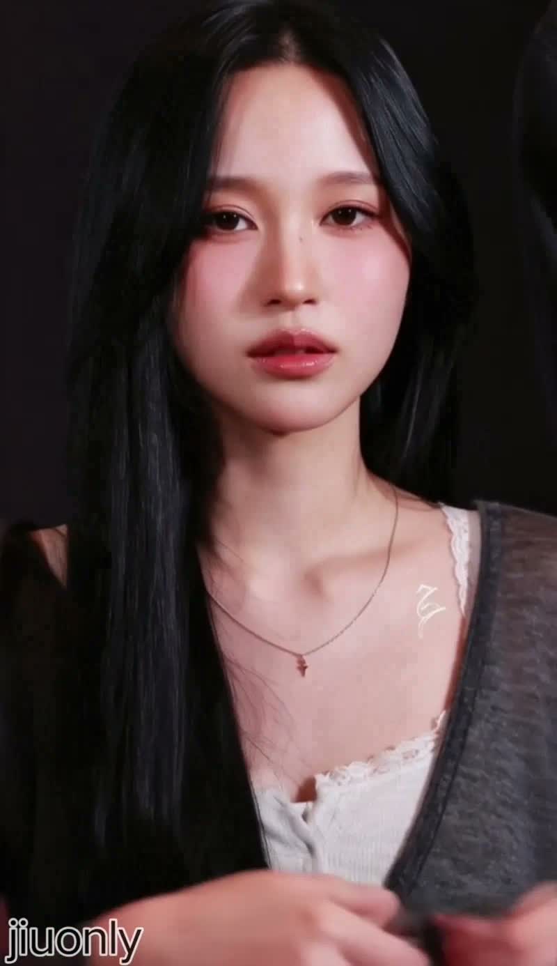 Mina - shows tits