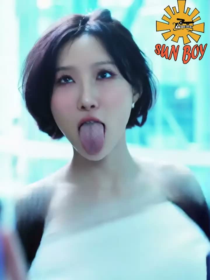 Hwasa - Ahegao